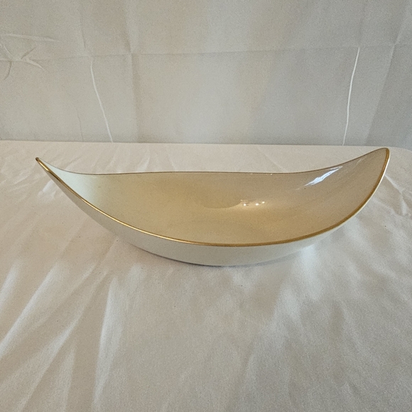 Vtg Lenox Ivory Porcelain Bowl With 24K Gold Trim Boat-Shaped Serving Dish - USA - Picture 1 of 8